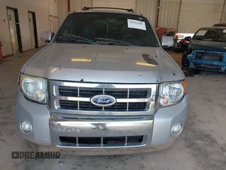 2011 Ford Escape Limited с VIN 1FMCU0EG3BKB39596, выставлен на аукционе IAAI как лот 42622102 с пробегом 179 758 миль миль и . История ставок и продаж доступна на DreamBid. Изображение 6.