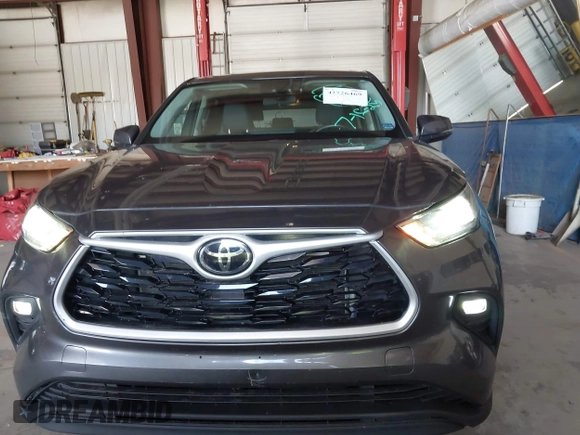 2021 Toyota Highlander L with VIN 5TDBZRBH4MS123650, listed as a IAAI auction lot 42726469 with 92,877 mi miles and . Bid and sale history available at DreamBid. Image 12.