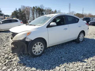 2014 Nissan Versa SV with VIN 3N1CN7AP4EL804009, listed as a Copart auction lot 48556215 with 146,875 mi miles and Salvage Title. Bid and sale history available at carsss.com. Image 1.