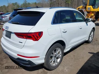 2022 Audi Q3 S line Premium Plus z VIN WA1EECF30N1126400, wystawiony jako IAAI lot #41822175 z przebiegiem 28 850 mil mil oraz . Historia ofert i sprzedaży dostępna na DreamBid. Obrazek 4.