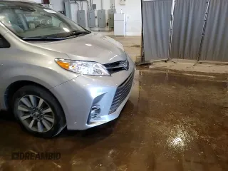 2018 Toyota Sienna XLE z VIN 5TDDZ3DC1JS190712, wystawiony jako Copart lot #62282255 z przebiegiem 63 438 mil mil oraz Szkoda całkowita • Salvage title. Historia ofert i sprzedaży dostępna na DreamBid. Obrazek 15.