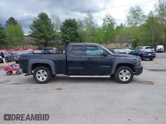 2010 Chevrolet Silverado 1500 LT with VIN 1GCSKSE39AZ110317, listed as a IAAI auction lot 42221533 with 296,468 mi miles and . Bid and sale history available at DreamBid. Image 13.