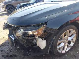 2015 Chevrolet Impala LTZ with VIN 2G1165S31F9220567, listed as a IAAI auction lot 41653330 with 211,891 mi miles. Bid and sale history available at carsss.com. Image 18.