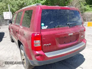 2016 Jeep Patriot High Altitude z VIN 1C4NJRFBXGD580912, wystawiony jako IAAI lot #42276322 z przebiegiem 119 412 mil mil oraz . Historia ofert i sprzedaży dostępna na DreamBid. Obrazek 3.