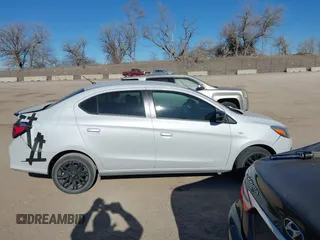 2022 Mitsubishi Mirage ES z VIN ML32FUFJ5NHF03326, wystawiony jako IAAI lot #41340720 z przebiegiem 15 621 mil mil oraz . Historia ofert i sprzedaży dostępna na DreamBid. Obrazek 13.