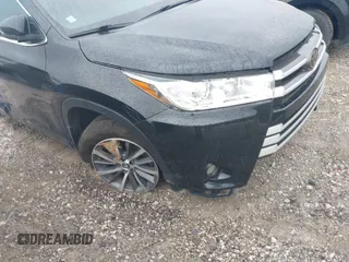 2018 Toyota Highlander SE with VIN 5TDJZRFH3JS543823, listed as a IAAI auction lot 42491705 with 110,801 mi miles and . Bid and sale history available at DreamBid. Image 18.
