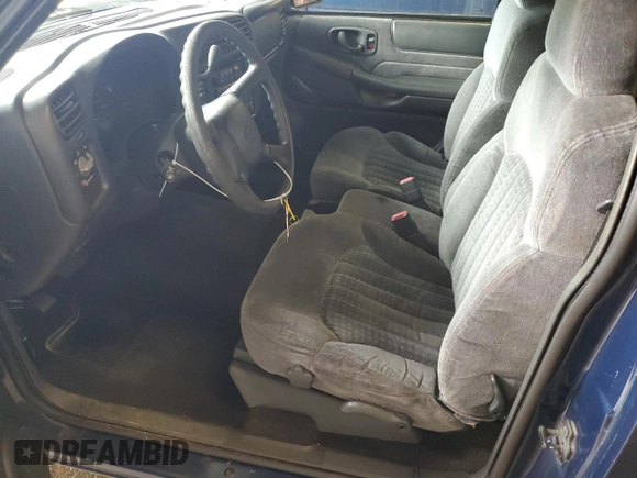 2001 Chevrolet S-10 LS with VIN 1GCCS19561K159493, listed as a Copart auction lot 55622415 with 86,979 mi miles and Salvage Title. Bid and sale history available at DreamBid. Image 7.