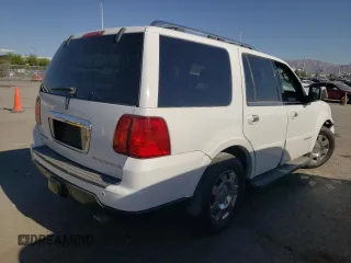2005 Lincoln Navigator Luxury with VIN 5LMFU28575LJ13839, listed as a Copart auction lot 60967184 with 161,320 mi miles and Salvage Title. Bid and sale history available at carsss.com. Image 3.