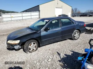 1998 Honda Accord EX z VIN 1HGCG6673WA206983, wystawiony jako Copart lot #44551155 z przebiegiem 229 447 mil mil oraz Szkoda całkowita • Salvage title. Historia ofert i sprzedaży dostępna na DreamBid. Obrazek 1.