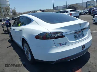 2014 Tesla Model S 60 с VIN 5YJSA1H17EFP40534, выставлен на аукционе IAAI как лот 42346697 с пробегом 203 166 миль миль и . История ставок и продаж доступна на DreamBid. Изображение 3.