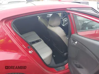 2012 Hyundai Veloster w/Black Int z VIN KMHTC6AD4CU072868, wystawiony jako IAAI lot #42029030 z przebiegiem 112 817 mil mil oraz . Historia ofert i sprzedaży dostępna na DreamBid. Obrazek 8.