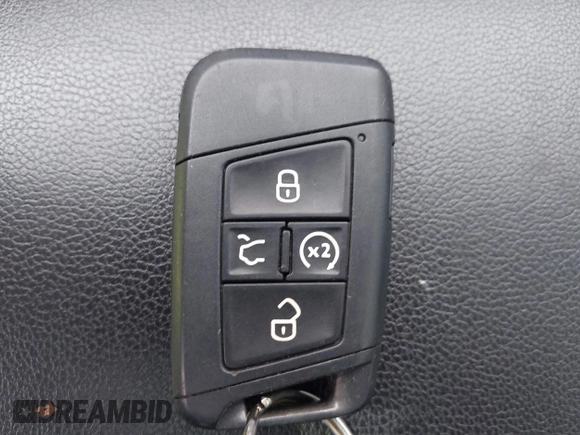 2018 Volkswagen Atlas SEL z VIN 1V2MR2CA2JC516351, wystawiony jako IAAI lot #42341113 z przebiegiem 135 077 mil mil oraz . Historia ofert i sprzedaży dostępna na DreamBid. Obrazek 11.