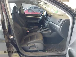 2010 Volkswagen Jetta SE with VIN 3VWRZ7AJ1AM158601, listed as a IAAI auction lot 42272753 with 99,600 mi miles and . Bid and sale history available at DreamBid. Image 5.