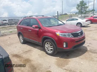 2014 Kia Sorento LX z VIN 5XYKT3A62EG511747, wystawiony jako IAAI lot #42403422 z przebiegiem 177 040 mil mil oraz . Historia ofert i sprzedaży dostępna na DreamBid. Obrazek 1.