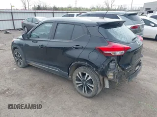 2019 Nissan Kicks SR with VIN 3N1CP5CU1KL556105, listed as a IAAI auction lot 41829091 with 120,639 mi miles. Bid and sale history available at carsss.com. Image 3.