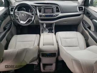 2015 Toyota Highlander LE Plus z VIN 5TDZKRFH0FS064791, wystawiony jako Copart lot #56508305 z przebiegiem 198 873 mil mil oraz Szkoda całkowita • Salvage title. Historia ofert i sprzedaży dostępna na DreamBid. Obrazek 8.