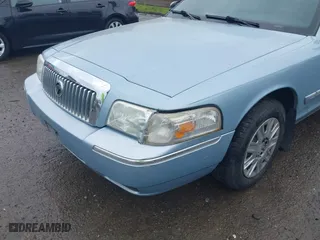 2007 Mercury Grand Marquis GS with VIN 2MEFM74V27X618105, listed as a IAAI auction lot 41872936 with 1 mi miles. Bid and sale history available at carsss.com. Image 6.