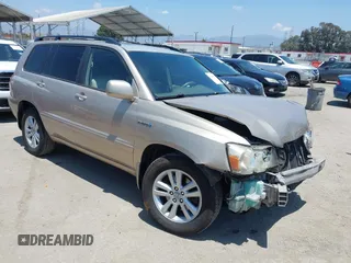 2006 Toyota Highlander z VIN JTEDW21A560011213, wystawiony jako IAAI lot #42404025 z przebiegiem 125 915 mil mil oraz . Historia ofert i sprzedaży dostępna na DreamBid. Obrazek 1.