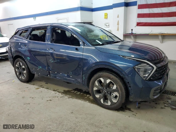 2024 Kia Sportage Plug-In Hybrid X-Line Prestige with VIN KNDPZDDH3R7156565, listed as a Copart auction lot 86402384 with 6,389 mi miles and Salvage Title. Bid and sale history available at carsss.com. Image 4.