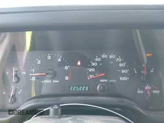 2006 Jeep Wrangler Sport z VIN 1J4FA49S06P721223, wystawiony jako IAAI lot #42654272 z przebiegiem 225 223 mil mil oraz . Historia ofert i sprzedaży dostępna na DreamBid. Obrazek 7.