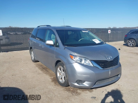 2011 Toyota Sienna LE AAS with VIN 5TDKK3DCXBS143921, listed as a IAAI auction lot 41689053 with 199,854 mi miles. Bid and sale history available at carsss.com. Image 1.