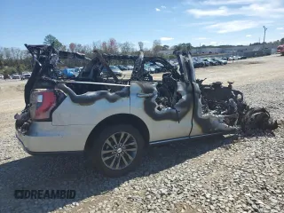 2021 Ford Expedition Limited z VIN 1FMJU1KT8MEA65852, wystawiony jako Copart lot #46084024 z przebiegiem Nie podano mil oraz Nie do naprawy • Non repairable. Historia ofert i sprzedaży dostępna na DreamBid. Obrazek 3.