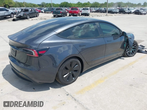 2024 Tesla Model 3 z VIN 5YJ3E1EAXRF864719, wystawiony jako IAAI lot #42129944 z przebiegiem 3 776 mil mil oraz . Historia ofert i sprzedaży dostępna na DreamBid. Obrazek 4.