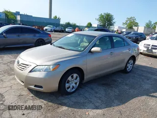 2008 Toyota Camry LE z VIN 4T1BK46K58U565640, wystawiony jako IAAI lot #42402223 z przebiegiem 147 181 mil mil oraz . Historia ofert i sprzedaży dostępna na DreamBid. Obrazek 2.