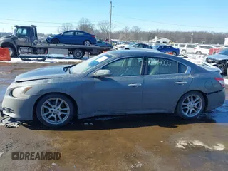 2010 Nissan Maxima S z VIN 1N4AA5AP9AC803681, wystawiony jako IAAI lot #41614005 z przebiegiem 195 485 mil mil oraz . Historia ofert i sprzedaży dostępna na DreamBid. Obrazek 15.