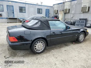 1998 Mercedes-Benz SL z VIN WDBFA76F6WF165874, wystawiony jako Copart lot #53392195 z przebiegiem 141 126 mil mil oraz Tytuł czysty. Historia ofert i sprzedaży dostępna na DreamBid. Obrazek 3.