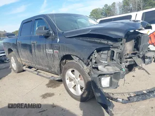 2013 Ram 1500 Express z VIN 1C6RR7KT0DS720249, wystawiony jako IAAI lot #41678612 z przebiegiem 178 763 mil mil oraz . Historia ofert i sprzedaży dostępna na DreamBid. Obrazek 1.