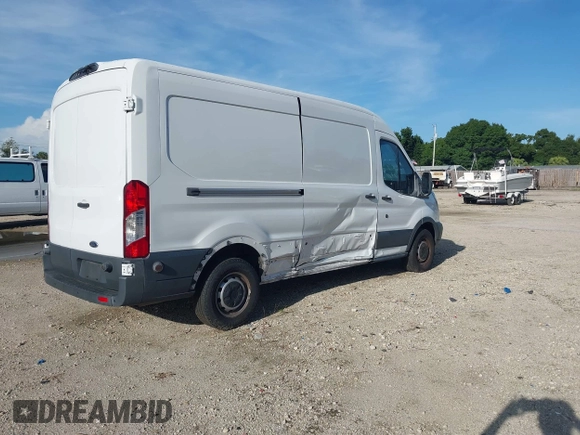 2018 Ford Transit z VIN 1FTYR2CM0JKB10510, wystawiony jako IAAI lot #42403132 z przebiegiem 97 056 mil mil oraz . Historia ofert i sprzedaży dostępna na DreamBid. Obrazek 4.