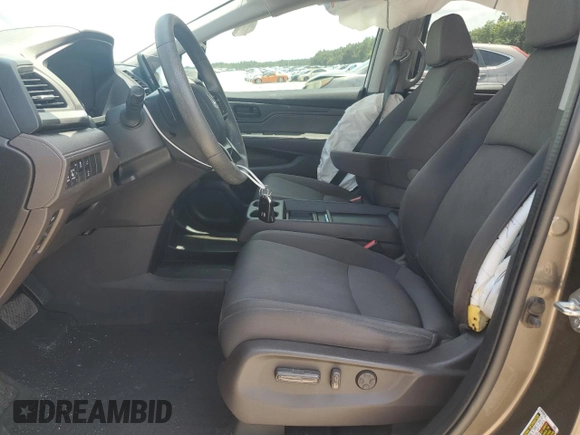 2019 Honda Odyssey EX z VIN 5FNRL6H56KB027113, wystawiony jako Copart lot #64386375 z przebiegiem 101 346 mil mil oraz Nie do naprawy • Non repairable. Historia ofert i sprzedaży dostępna na DreamBid. Obrazek 7.