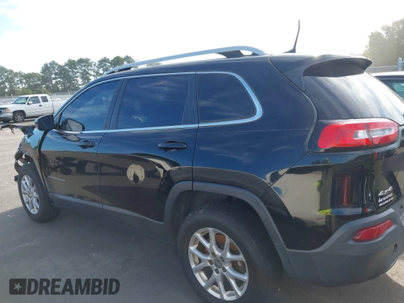 2017 Jeep Cherokee Latitude z VIN 1C4PJMCB0HW637544, wystawiony jako IAAI lot #42737960 z przebiegiem 105 027 mil mil oraz . Historia ofert i sprzedaży dostępna na DreamBid. Obrazek 14.