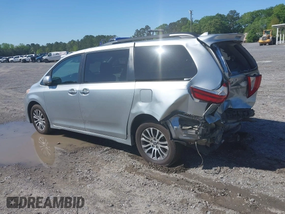 2019 Toyota Sienna XLE Auto Access Seat z VIN 5TDYZ3DC7KS006280, wystawiony jako IAAI lot #41987873 z przebiegiem 105 751 mil mil oraz . Historia ofert i sprzedaży dostępna na DreamBid. Obrazek 3.