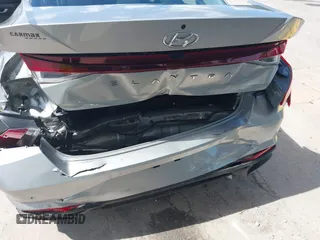 2023 Hyundai Elantra SEL z VIN 5NPLM4AG4PH103505, wystawiony jako IAAI lot #42257874 z przebiegiem 49 503 mil mil oraz . Historia ofert i sprzedaży dostępna na DreamBid. Obrazek 6.