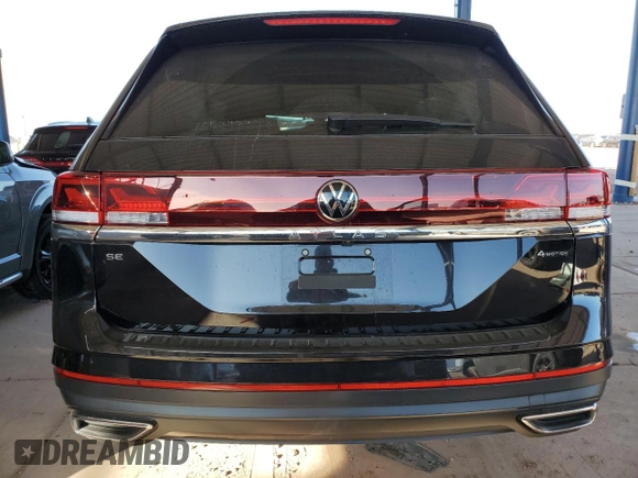 2024 Volkswagen Atlas SE with VIN 1V2LR2CAXRC577437, listed as a Copart auction lot 43693485 with 8,342 mi miles and Salvage title. Bid and sale history available at DreamBid. Image 6.