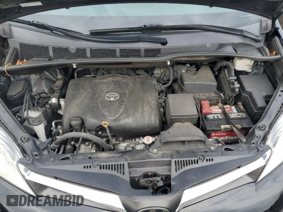 2019 Toyota Sienna LE with VIN 5TDJZ3DC6KS220467, listed as a Copart auction lot 71921714 with 70,950 mi miles and Salvage Title. Bid and sale history available at carsss.com. Image 12.