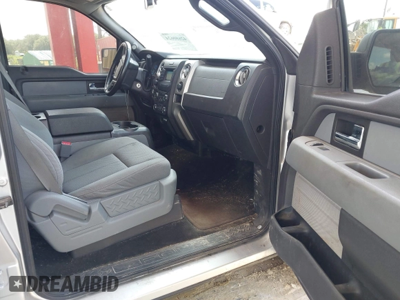 2013 Ford F-150 XL z VIN 1FTFW1CTXDKG41882, wystawiony jako IAAI lot #42680624 z przebiegiem 243 505 mil mil oraz . Historia ofert i sprzedaży dostępna na DreamBid. Obrazek 5.