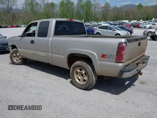 2005 Chevrolet Silverado 1500 Z71 with VIN 1GCEK19Z15Z192815, listed as a IAAI auction lot 42071205 with 352,883 mi miles. Bid and sale history available at carsss.com. Image 3.
