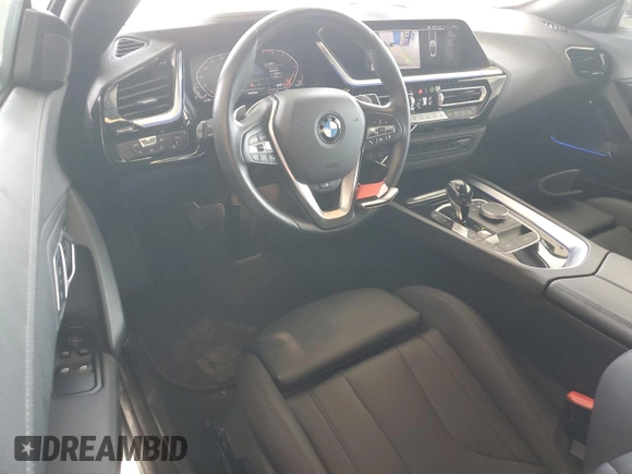 2022 BMW Z4 sDrive30i z VIN WBAHF3C08NWX39696, wystawiony jako Copart lot #66475223 z przebiegiem 28 841 mil mil oraz . Historia ofert i sprzedaży dostępna na DreamBid. Obrazek 8.