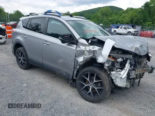 2017 Toyota RAV4 SE z VIN 2T3JFREV7HW568488, wystawiony jako IAAI lot #42492906 z przebiegiem 182 463 mil mil oraz . Historia ofert i sprzedaży dostępna na DreamBid. Obrazek 1.