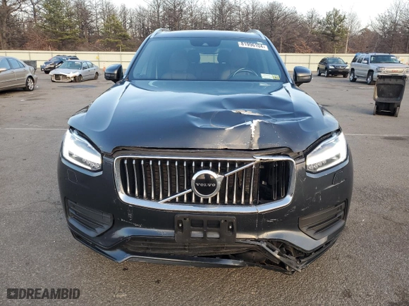 2021 Volvo XC90 Momentum with VIN YV4A22PK4M1742142, listed as a Copart auction lot 81996104 with 32,053 mi miles and Salvage Title. Bid and sale history available at carsss.com. Image 5.