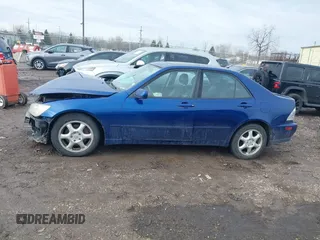 2001 Lexus IS 300/350 z VIN JTHBD182110019987, wystawiony jako IAAI lot #41686901 z przebiegiem 115 672 mil mil oraz . Historia ofert i sprzedaży dostępna na DreamBid. Obrazek 15.