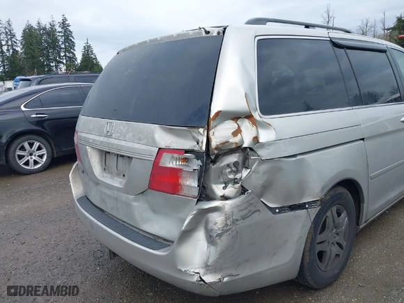 2007 Honda Odyssey EX-L with VIN 5FNRL38797B076409, listed as a IAAI auction lot 41862624 with 225,205 mi miles. Bid and sale history available at carsss.com. Image 6.