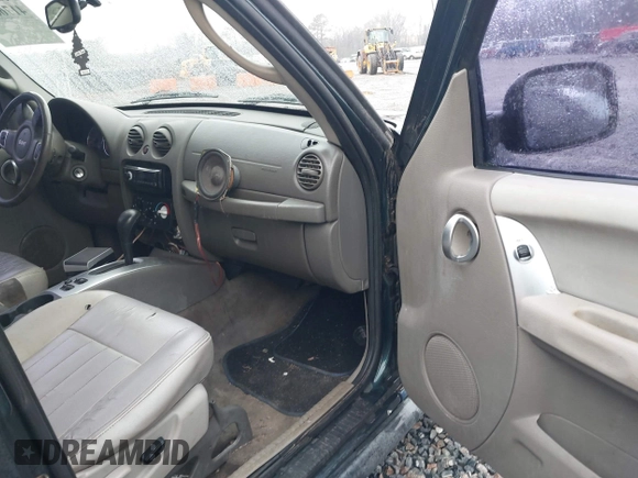 2005 Jeep Liberty Limited with VIN 1J4GK58K95W519297, listed as a IAAI auction lot 41766368 with 261,551 mi miles. Bid and sale history available at carsss.com. Image 5.