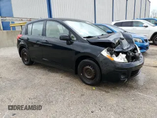 2009 Nissan Versa S z VIN 3N1BC13E19L447131, wystawiony jako Copart lot #54858845 z przebiegiem 190 029 mil mil oraz Nie do naprawy • Non repairable. Historia ofert i sprzedaży dostępna na DreamBid. Obrazek 4.