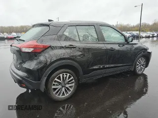 2024 Nissan Kicks SV z VIN 3N1CP5CV6RL510482, wystawiony jako Copart lot #51276095 z przebiegiem 13 649 mil mil oraz Czysty tytuł • Clean title. Historia ofert i sprzedaży dostępna na DreamBid. Obrazek 3.