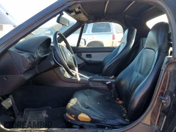 1997 BMW 3 Series 1.9L with VIN 4USCH7327VLB81144, listed as a Copart auction lot 43584115 with 205,786 mi miles and Salvage Title. Bid and sale history available at carsss.com. Image 7.