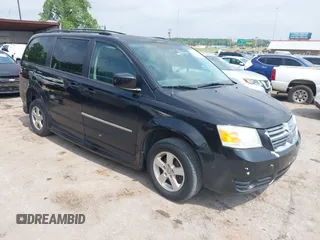 2010 Dodge Grand Caravan SXT z VIN 2D4RN5DX5AR124854, wystawiony jako IAAI lot #42295540 z przebiegiem 94 179 mil mil oraz . Historia ofert i sprzedaży dostępna na DreamBid. Obrazek 1.